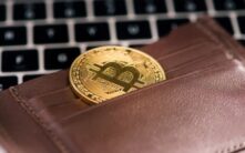 2025年冷钱包安全大比拼：五大硬件钱包深度评测