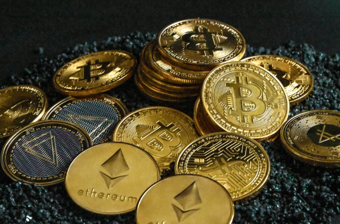 如何识别和避免2025年C2C交易中的虚假付款证明骗局?