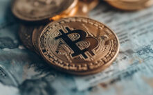 币圈交易心理陷阱全解析：告别低卖高买，建立科学交易系统