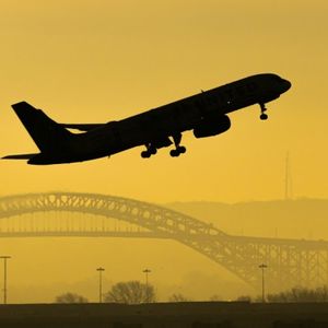 Solana chart shows a bounce from a two-year trendline. Source: Crypto Batman on X