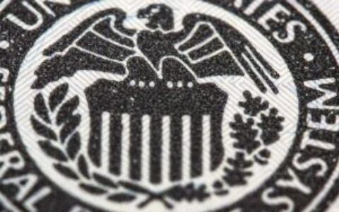 1月通胀率降至2.4%，但美联储警告：服务业通胀仍是“危险信号”