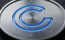 比特币短期持有者SOPR逼近关键阈值，市场转折点信号浮现