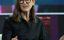 ARK Invest周度回顾：加仓加密与AI医疗，减持Airbnb和Pinterest