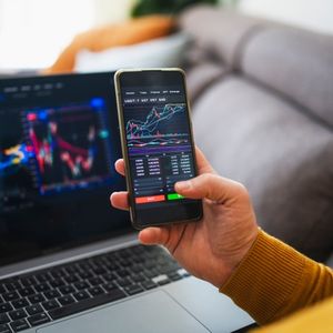 加密股票市场动态