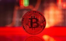 比特币创纪录连跌月可能酝酿反转：分析师观点