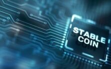 稳定币银行牌照争夺战：合规护城河成新战场