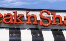 Steak 'n Shake推出每小时21美分比特币奖金，重塑快餐业薪酬体系