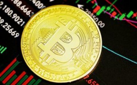 比特币在伊朗战争波动中重夺73,000美元，但分析师发出关键警告